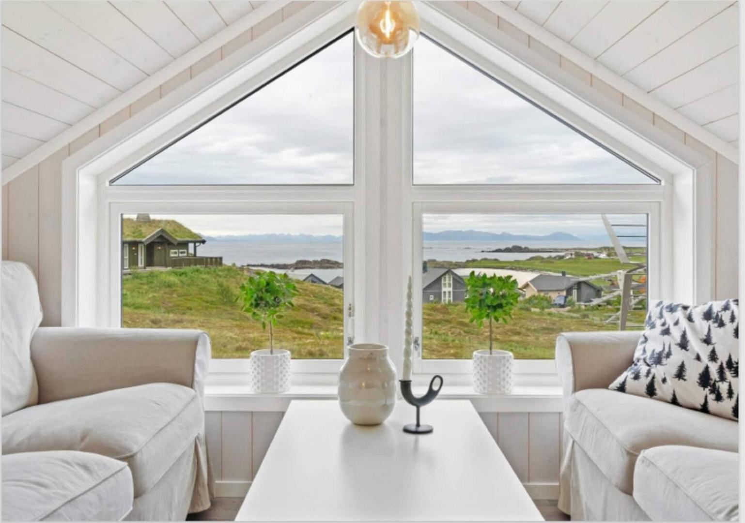 Midnightsun Aurora Golf Horses Holiday home Gimsoy